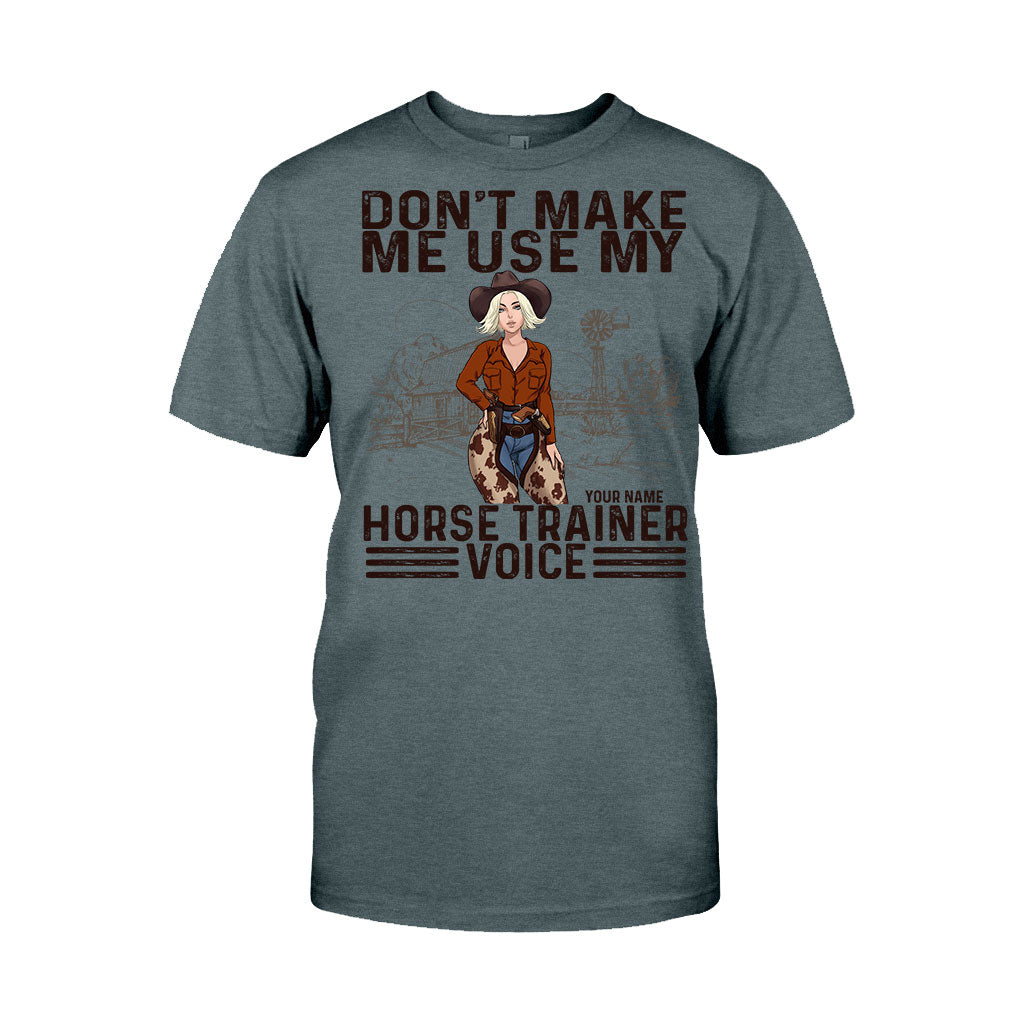 „Zwing mich nicht, meine Pferdetrainerstimme zu benutzen!“ – Personalisiertes Pferde-T-Shirt und Hoodie