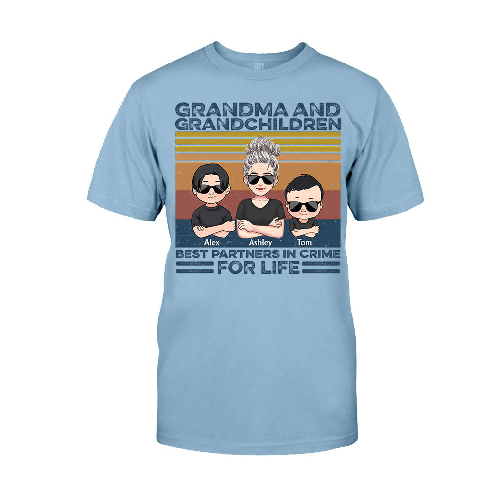 Oma und Enkelkinder – Personalisiertes Muttertags-T-Shirt und Hoodie für Oma