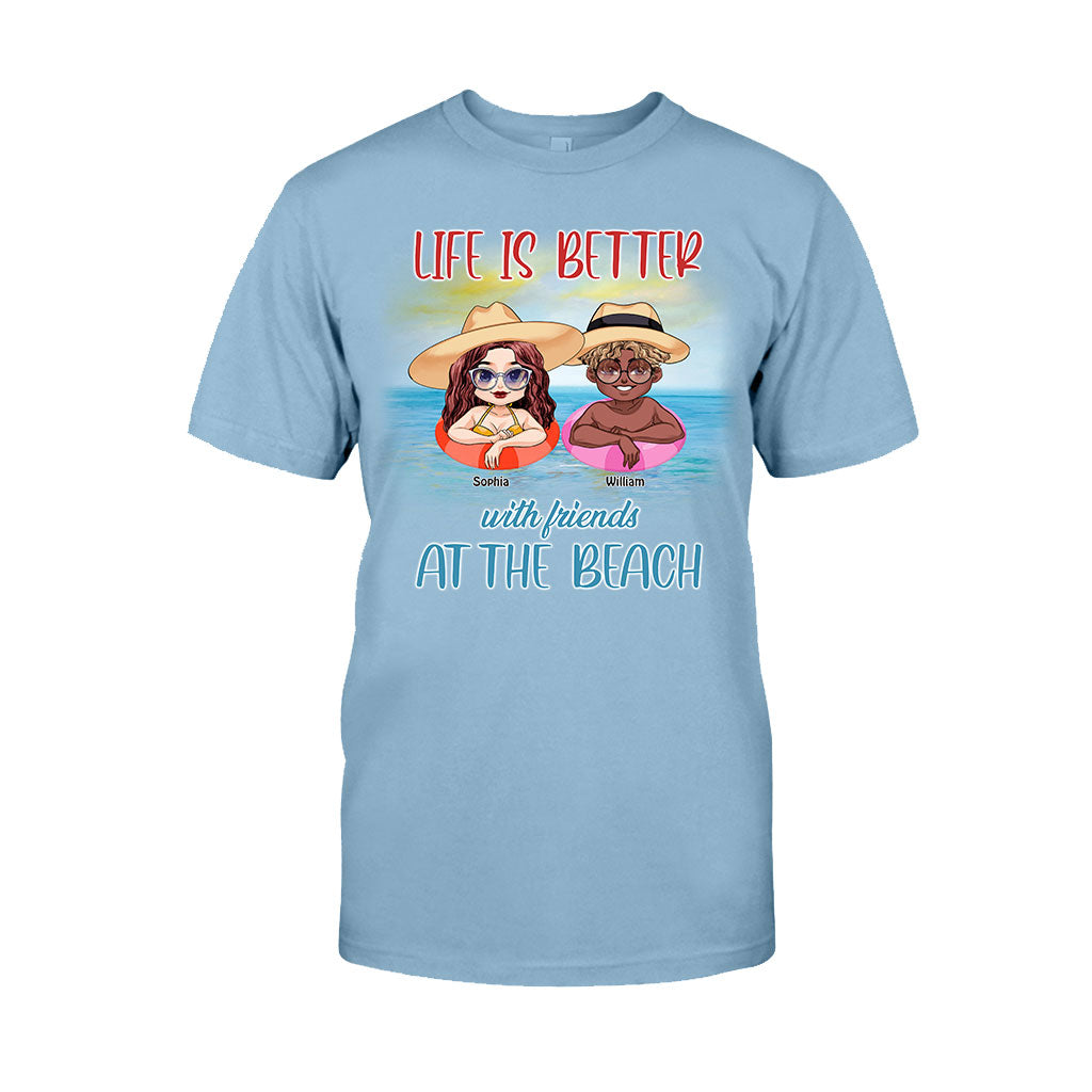 „Boozing With My Beaches“ – personalisiertes T-Shirt und Hoodie für Meeresliebhaber