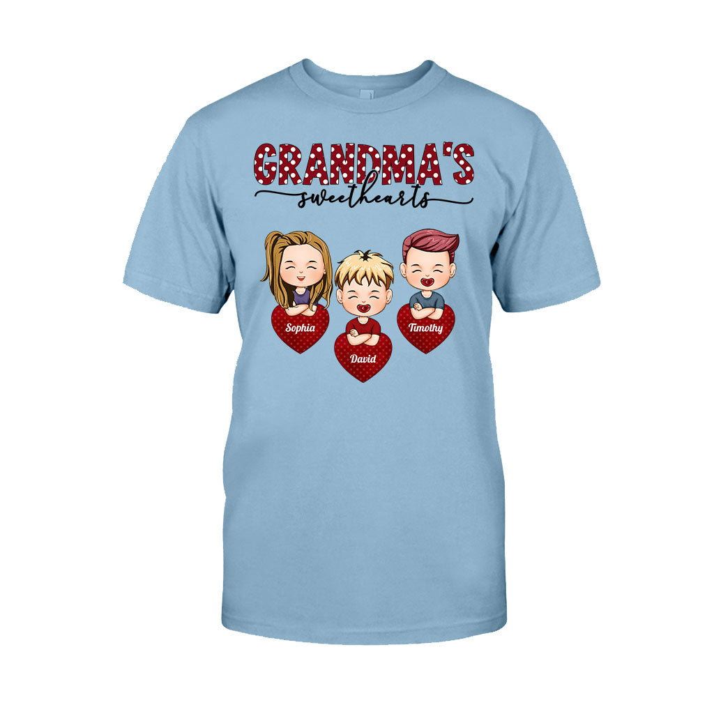 Omas Lieblinge – Personalisiertes Valentinstags-T-Shirt und Hoodie für Oma