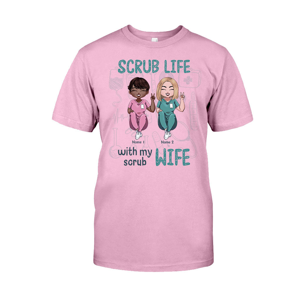 Das Leben mit meiner OP-Frau – personalisiertes T-Shirt und Hoodie für Krankenschwestern