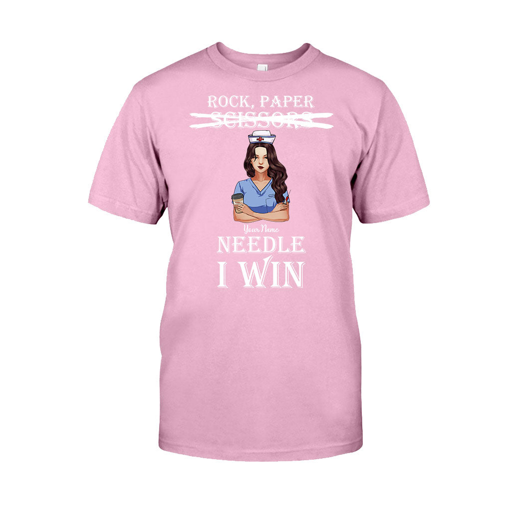 Stein, Papier, Nadel – Ich gewinne! – Personalisiertes T-Shirt und Hoodie für Krankenschwestern