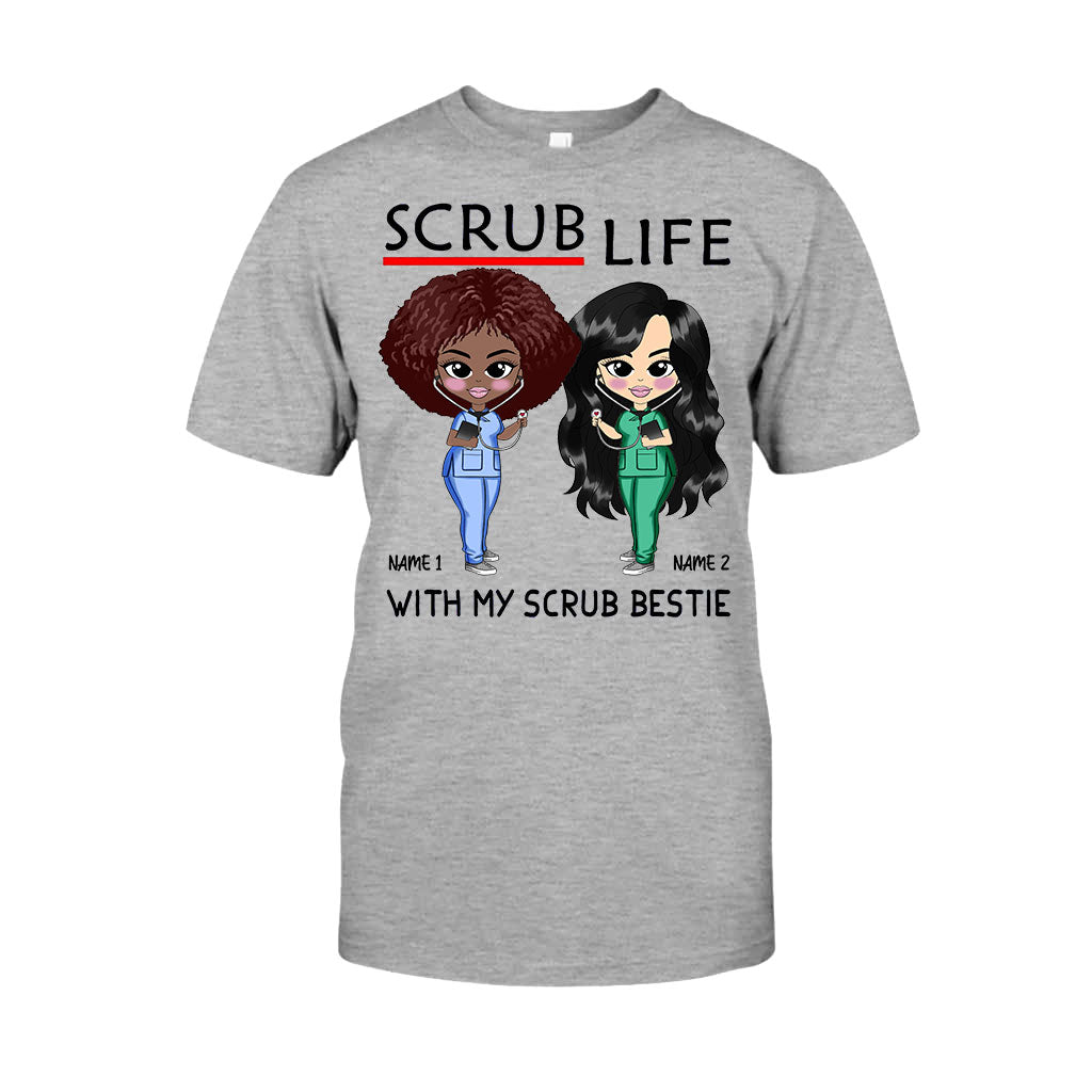 Gemeinsam mit meiner besten Freundin im OP-Bereich – personalisiertes T-Shirt und Hoodie für Pflegekräfte