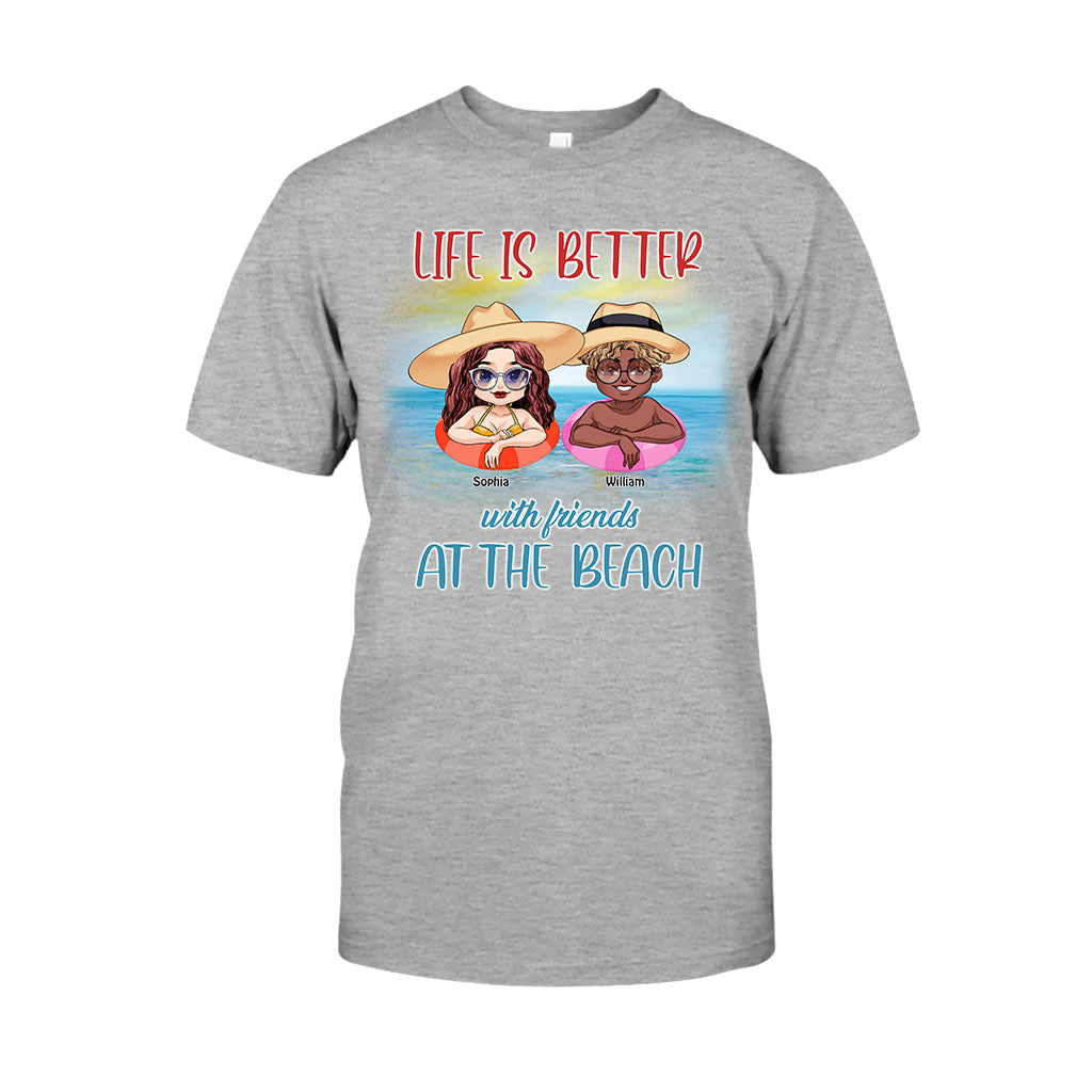 „Boozing With My Beaches“ – personalisiertes T-Shirt und Hoodie für Meeresliebhaber