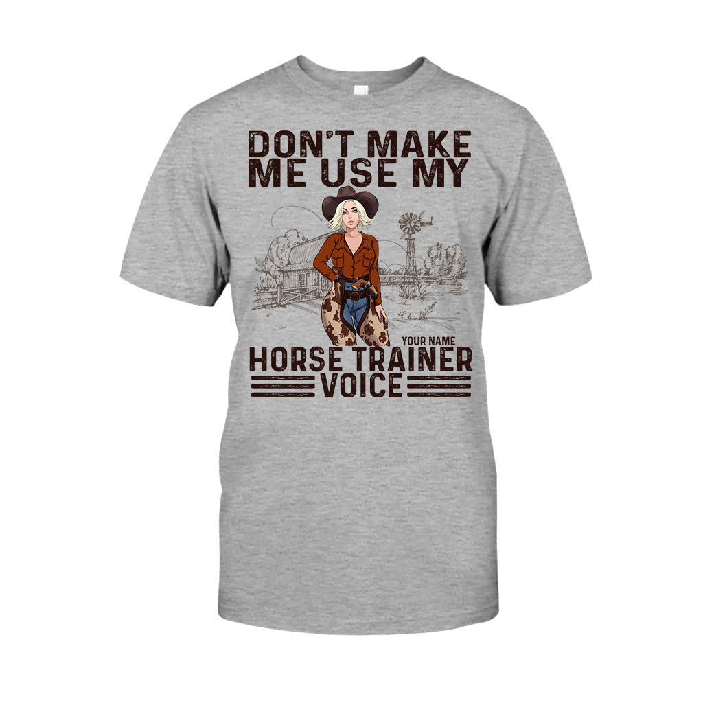 „Zwing mich nicht, meine Pferdetrainerstimme zu benutzen!“ – Personalisiertes Pferde-T-Shirt und Hoodie
