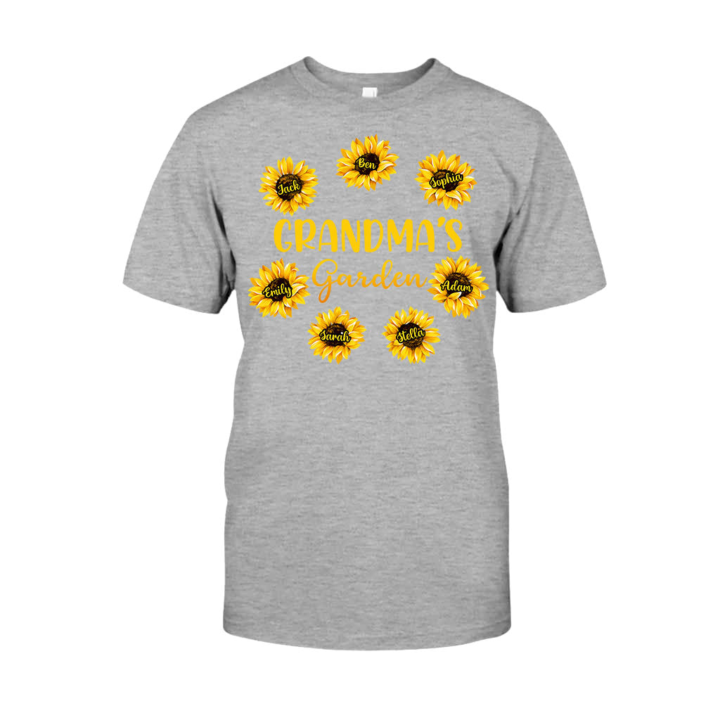 Omas Garten – Geschenk für Oma, Mama, Papa, Opa – Personalisiertes T-Shirt und Hoodie