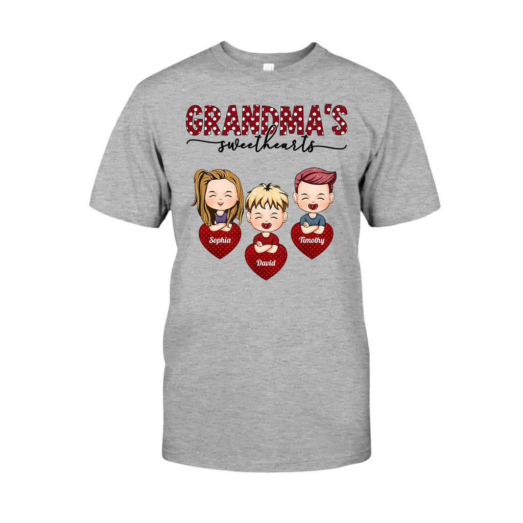 Omas Lieblinge – Personalisiertes Valentinstags-T-Shirt und Hoodie für Oma