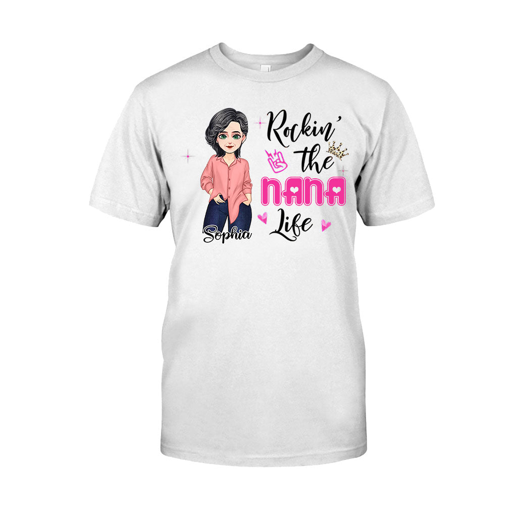 Das Oma-Leben rocken – Geschenk für Oma und Mama – Personalisiertes T-Shirt und Hoodie