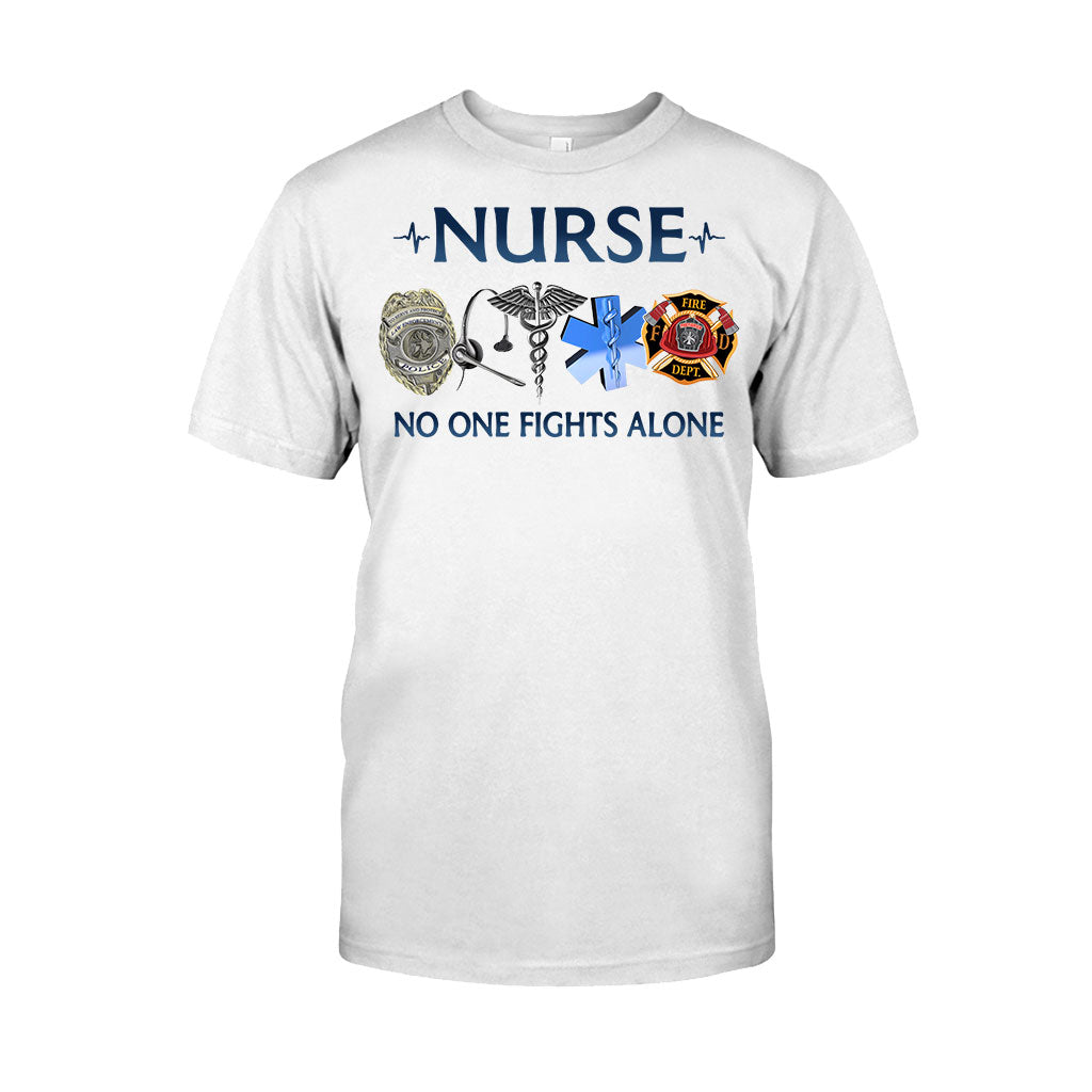T-Shirt und Hoodie „Nurse No One Fights Alone“ (Krankenschwester – Niemand kämpft allein) 092021