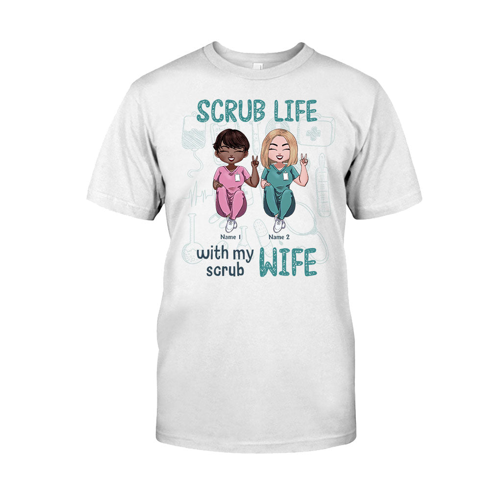 Das Leben mit meiner OP-Frau – personalisiertes T-Shirt und Hoodie für Krankenschwestern