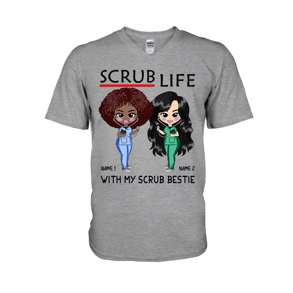 Gemeinsam mit meiner besten Freundin im OP-Bereich – personalisiertes T-Shirt und Hoodie für Pflegekräfte