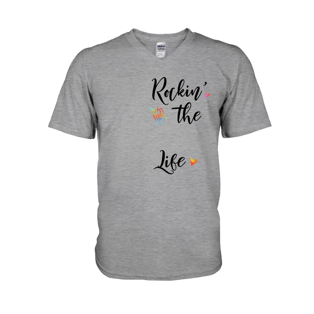 Das Oma-Leben rocken – Personalisiertes Oma-T-Shirt und Hoodie 0921