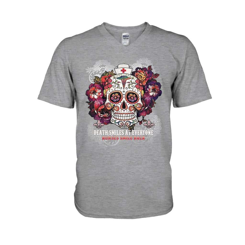 Der Tod lächelt alle an – T-Shirt und Hoodie für Krankenschwestern 1121