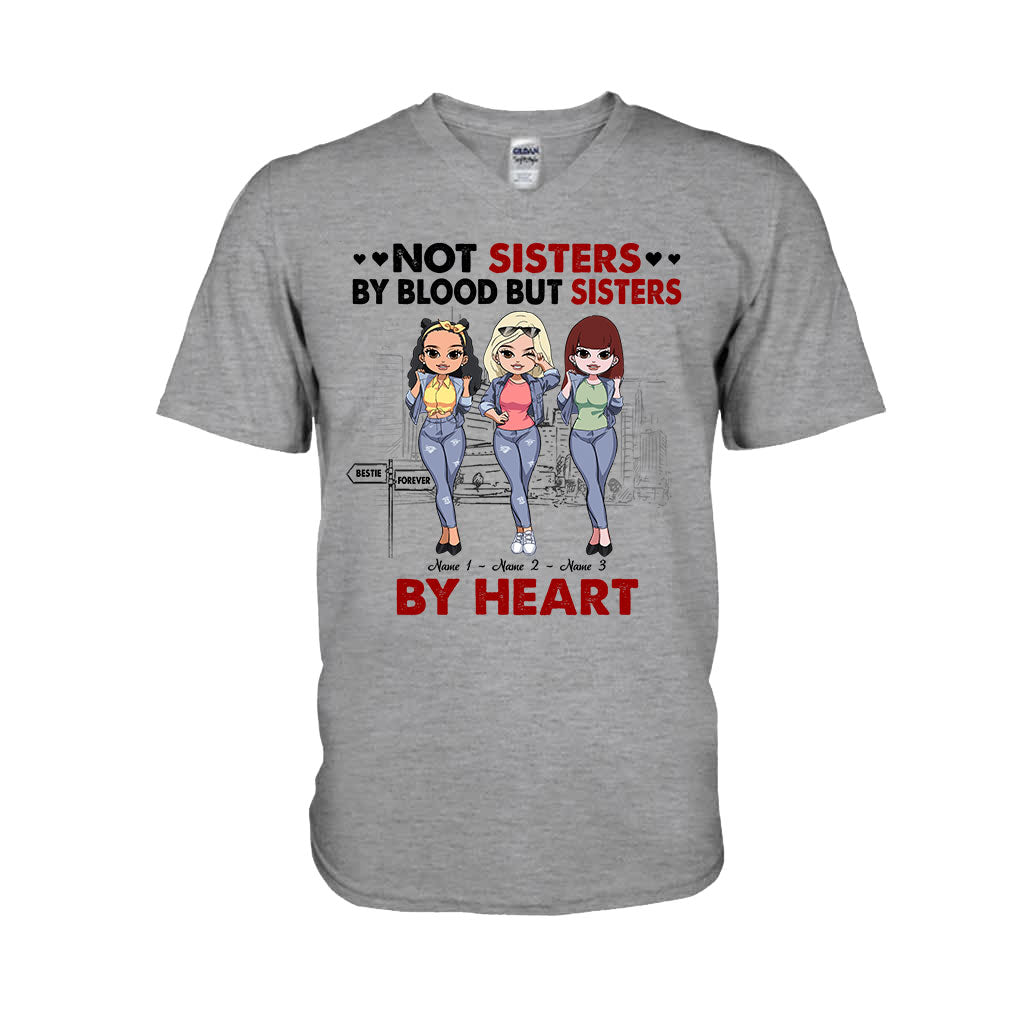 Nicht blutsverwandt, aber im Herzen Schwestern – Personalisiertes Bestie-T-Shirt und Hoodie