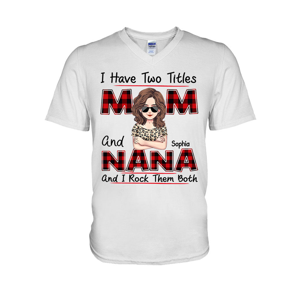 Ich habe zwei Titel – Personalisiertes Muttertags-T-Shirt und Hoodie für Omas