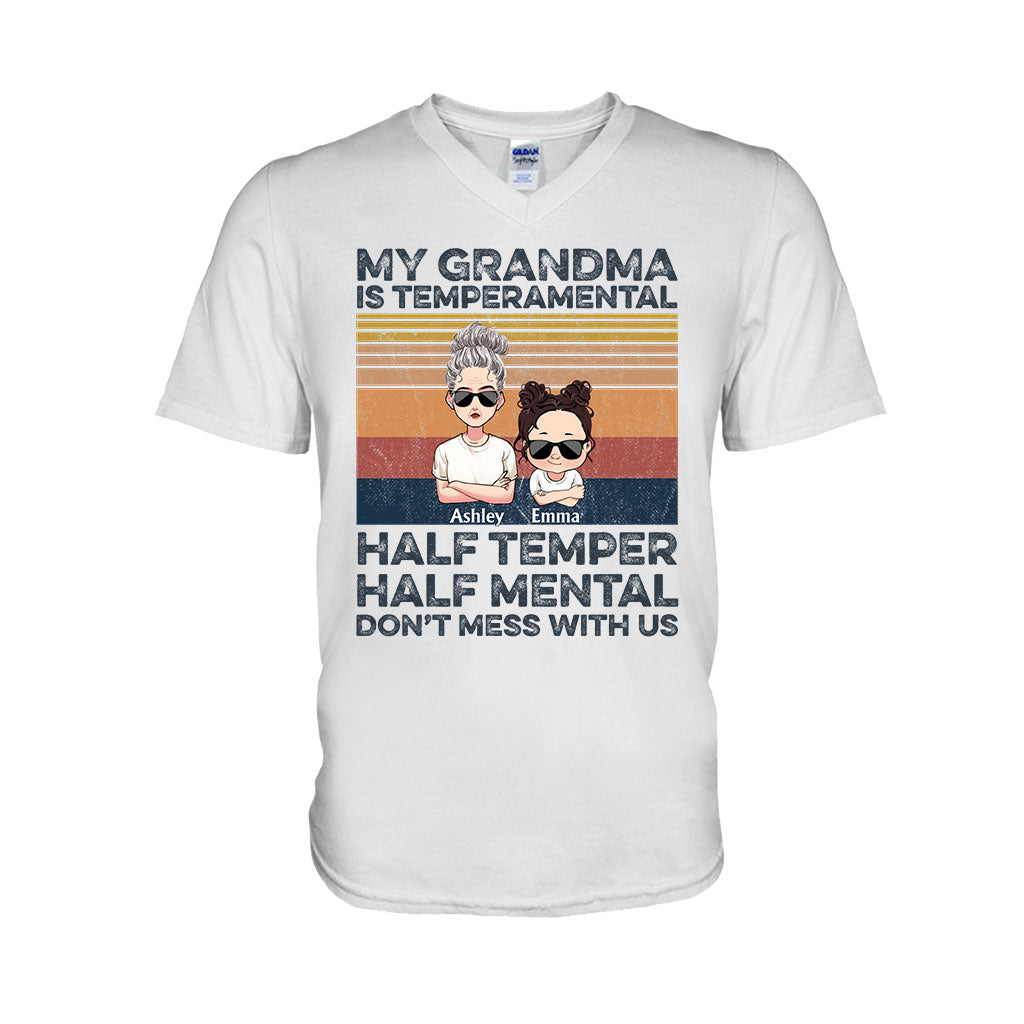 Meine Oma ist launisch – Personalisiertes Muttertags-T-Shirt und Hoodie für Omas