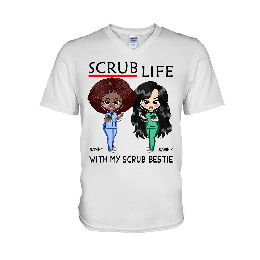 Gemeinsam mit meiner besten Freundin im OP-Bereich – personalisiertes T-Shirt und Hoodie für Pflegekräfte