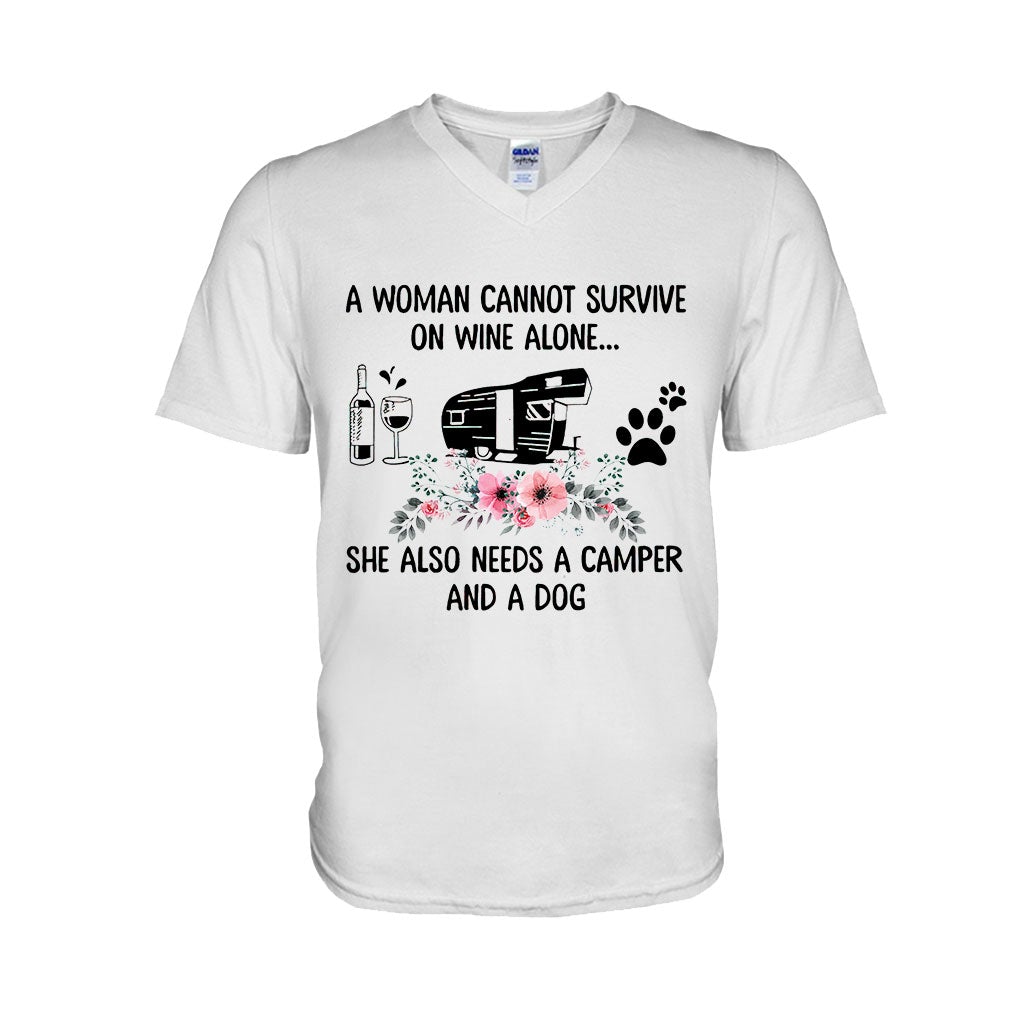 Eine Frau kann nicht nur von Wein leben – Camping-T-Shirt und Hoodie 1121