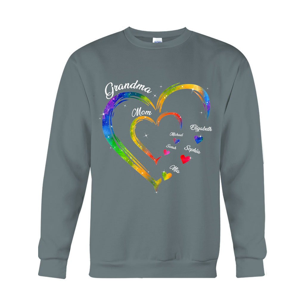 Oma-Herzen – Personalisiertes Oma-T-Shirt und Hoodie
