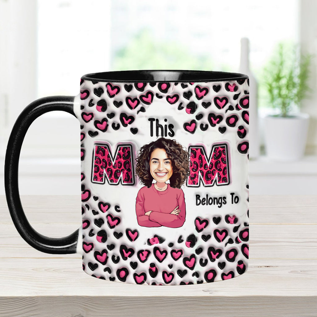 Diese Mama gehört zu - Personalisierte Tasse mit Mutter-Akzent