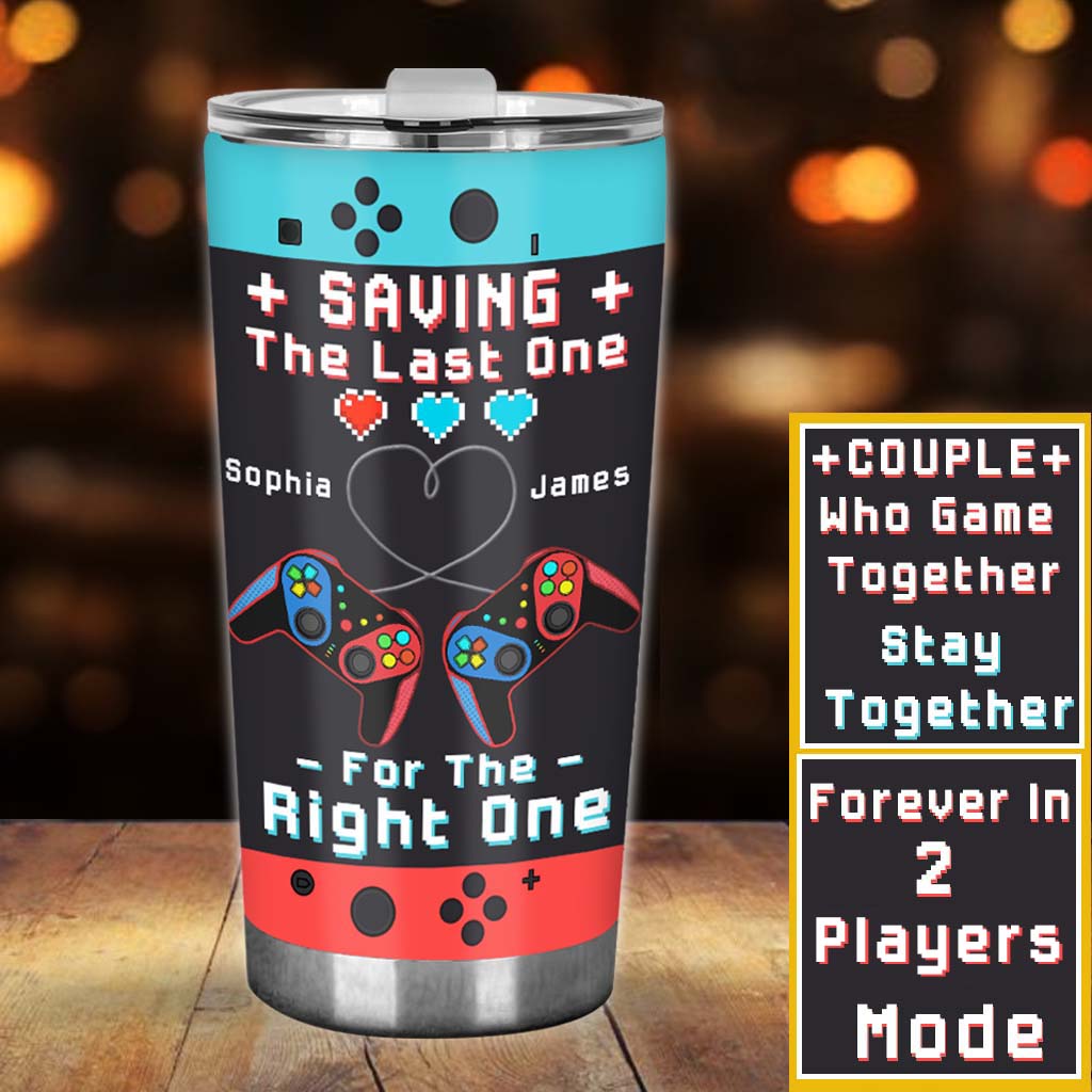 Gaming-Paar spart sich den letzten Becher für den Richtigen auf - Personalisierter Videospiel-Trinkbecher