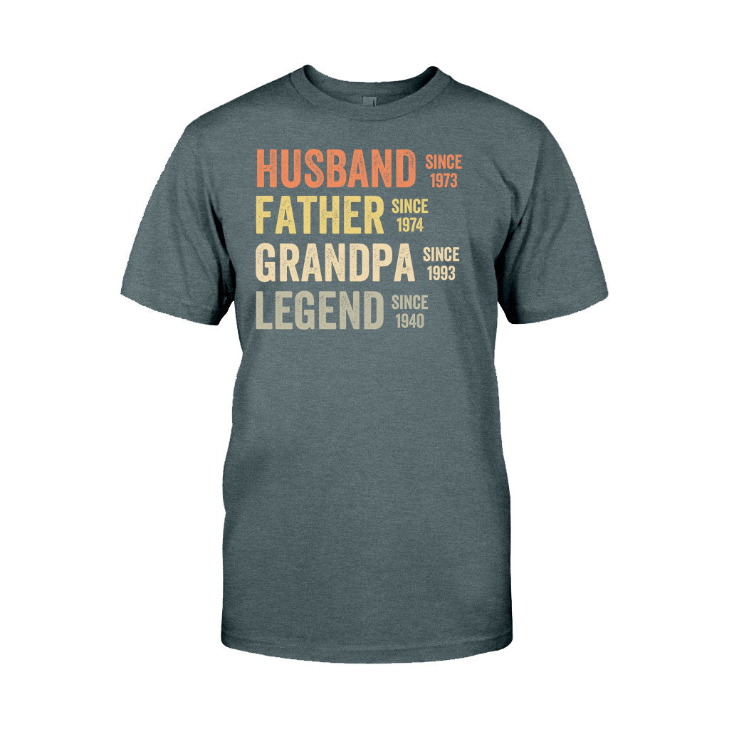 Papa-Opa-Legende – Personalisiertes Vater-T-Shirt und Hoodie