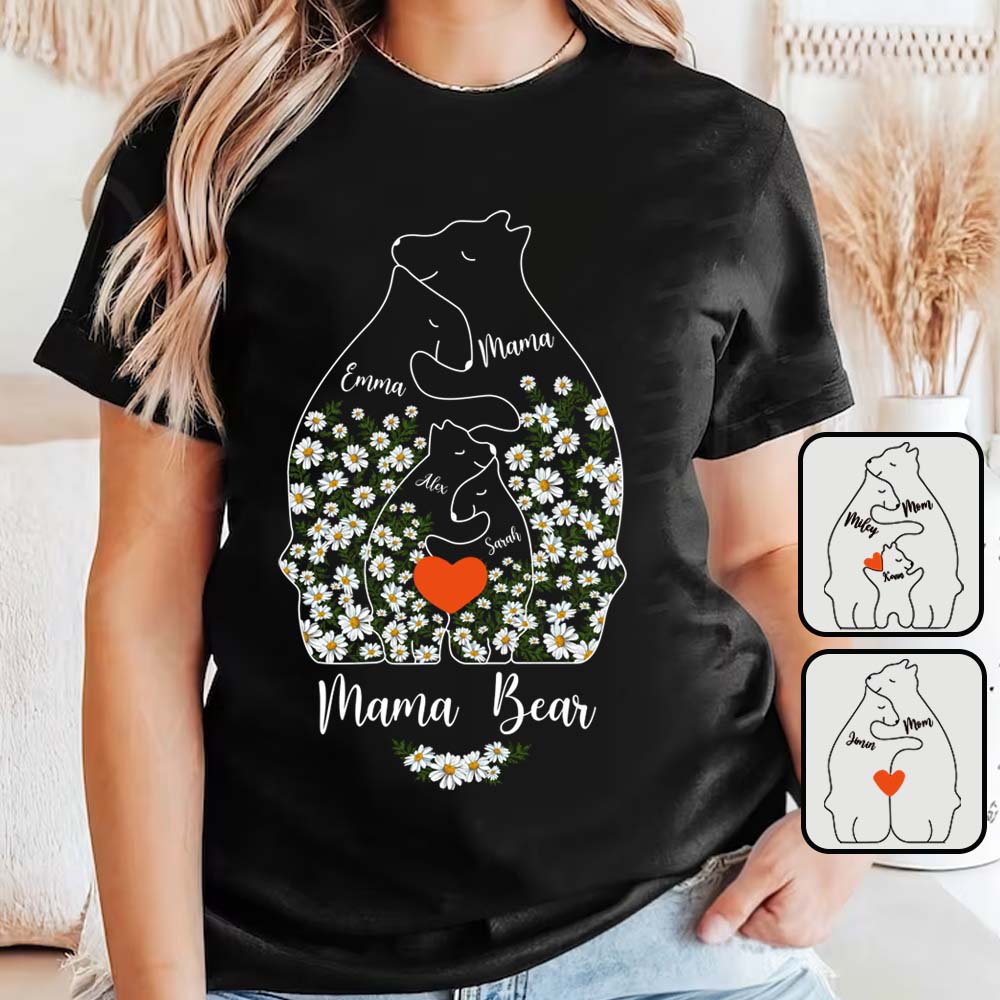 Blumenmuster: Mama Bär und ihre Jungen umarmen sich – personalisiertes Mutter-T-Shirt und Hoodie