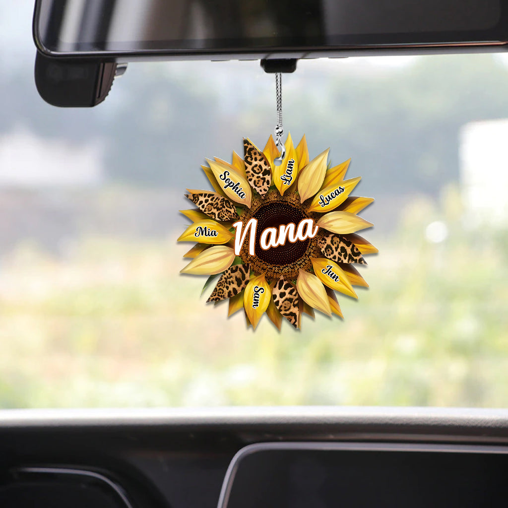 Oma, Mama, Tante, Familie, Sonnenblume – Personalisierter Auto-Anhänger für Oma