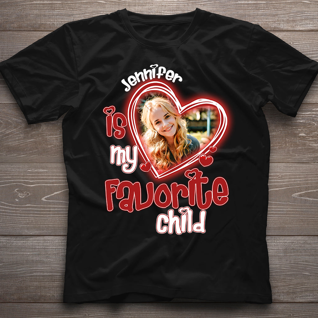 Mamas Lieblingskind – Personalisiertes Mutter-T-Shirt und Hoodie