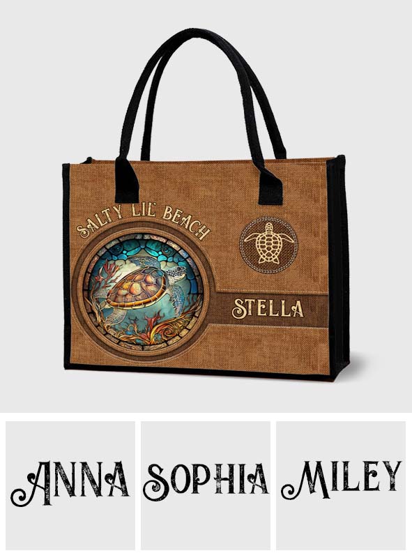 Salty Lil Beach – Personalisierte Tragetasche aus Canvas mit Schildkrötenmotiv
