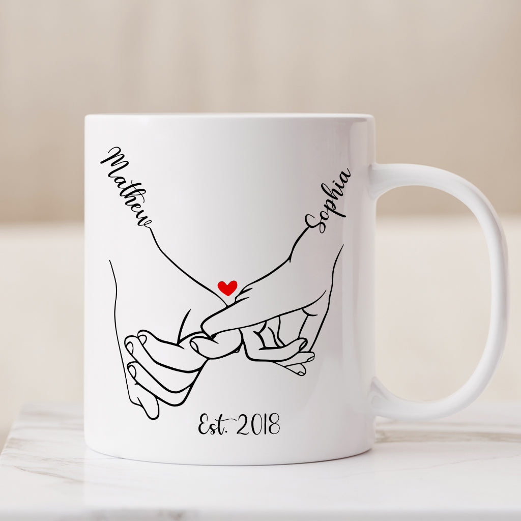 Händchenhalten – Personalisierte Tasse für Paare