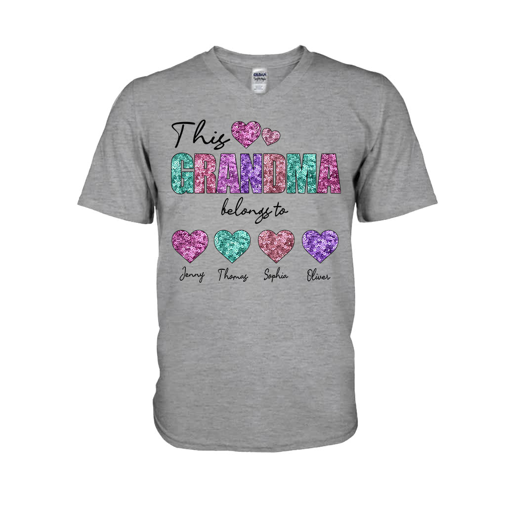 Dieses Mama-/Oma-Shirt gehört ins Herz – personalisiertes Mutter-T-Shirt und Hoodie