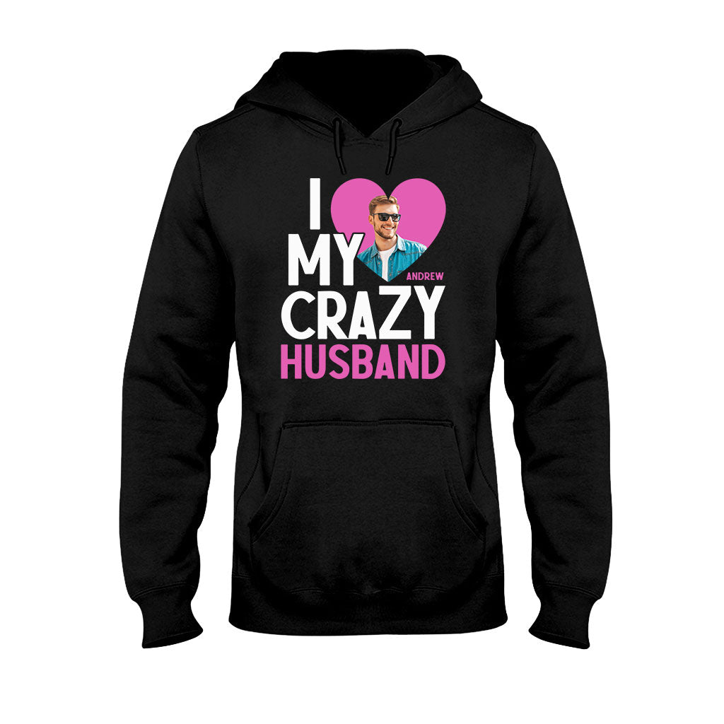 Ich liebe meine verrückte Frau – Personalisiertes T-Shirt und Hoodie für Ehepaare