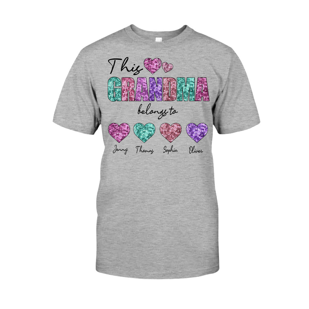 Dieses Mama-/Oma-Shirt gehört ins Herz – personalisiertes Mutter-T-Shirt und Hoodie