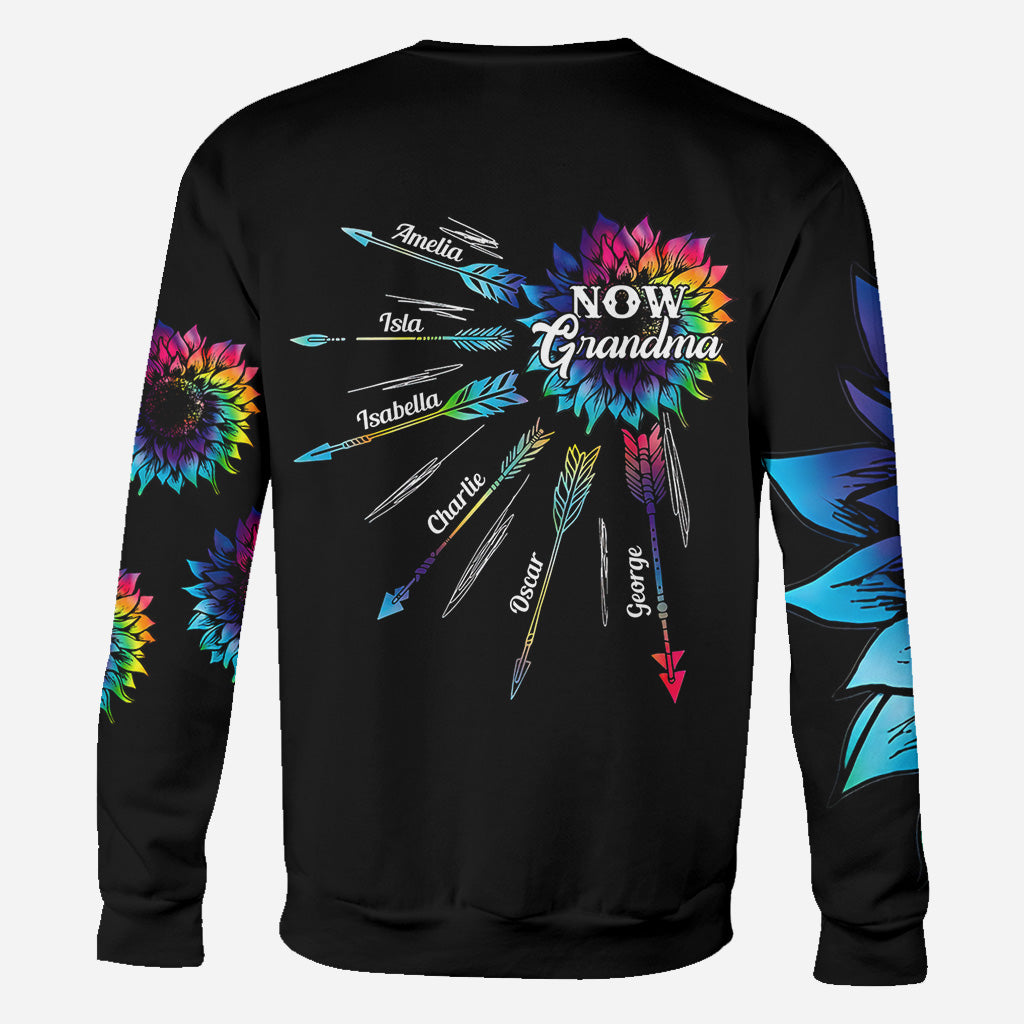 Erst Mutter, jetzt Oma – mit beliebigem Titel und Kindernamen – personalisiertes Mutter-Shirt