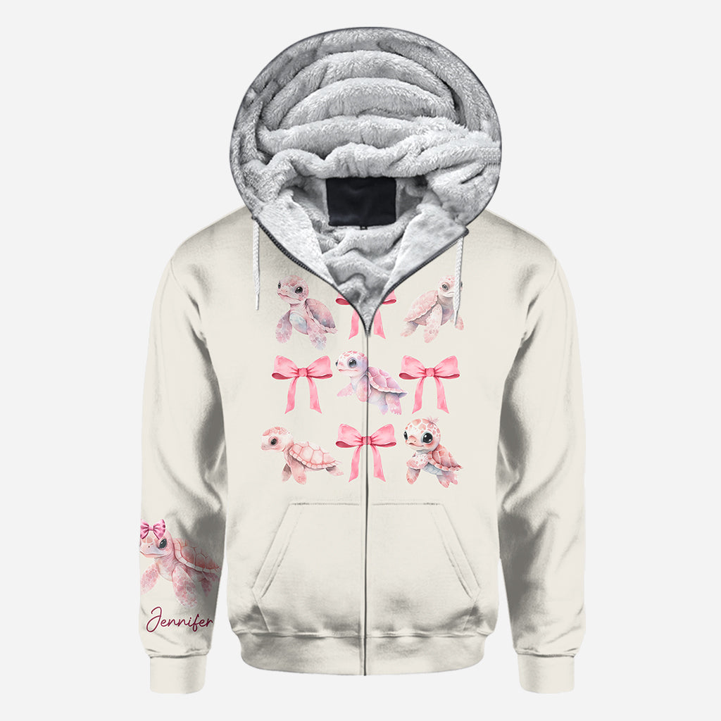 Rosa Schleife mit kokettem Motiv, Aquarell-Schildkröte – personalisiertes Shirt mit Schildkrötenmuster