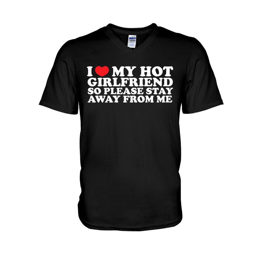 Ich liebe meine Freundin – Personalisiertes Partner-T-Shirt und Hoodie