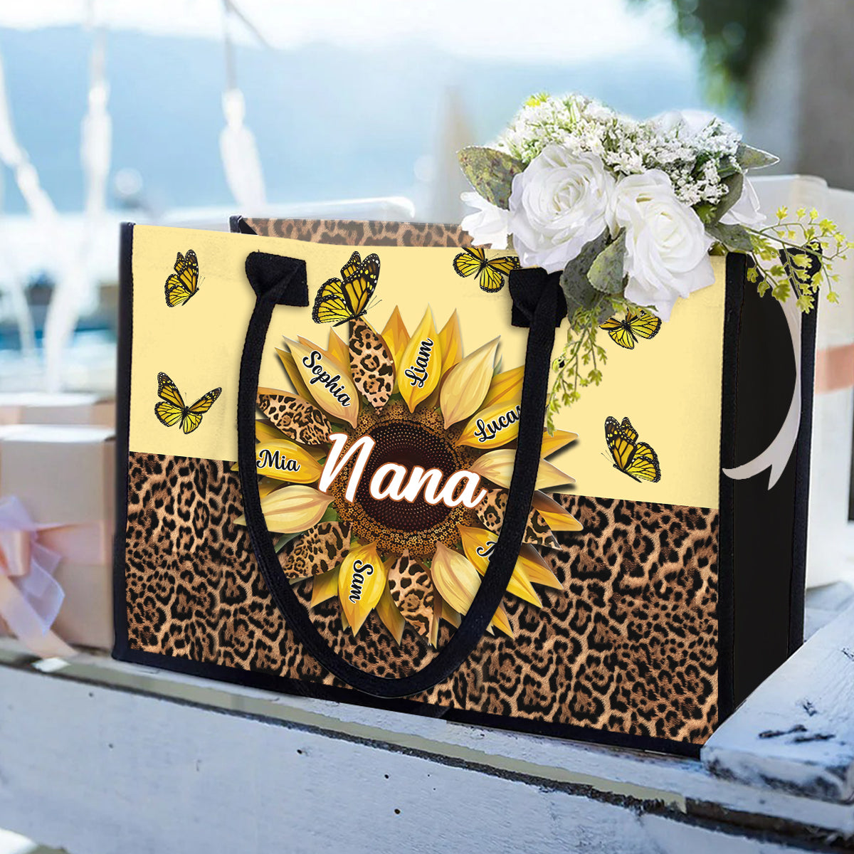 Oma, Mama, Tante, Familie, Sonnenblumen, Schmetterlinge – Personalisierte Tragetasche aus Canvas