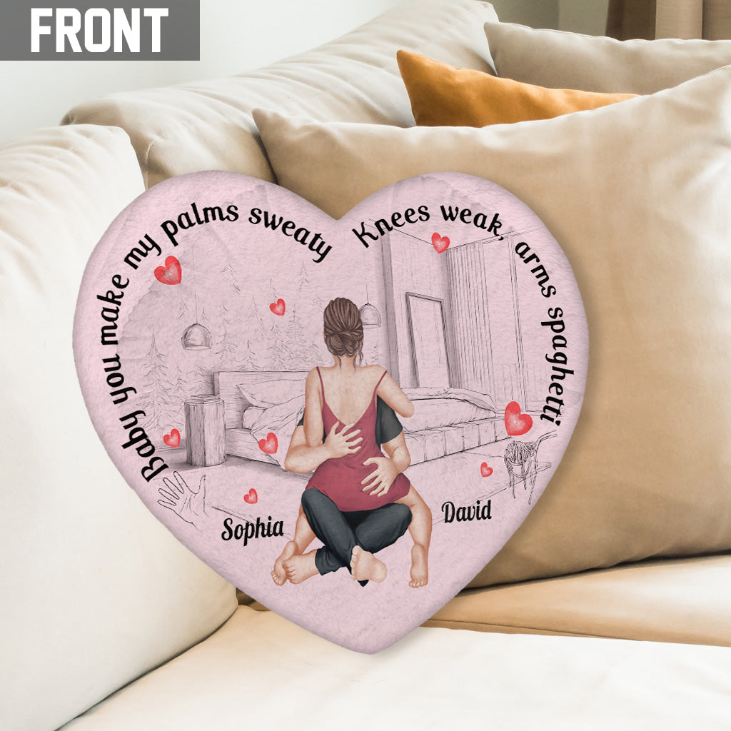 Baby, du bringst meine Handflächen zum Schwitzen – personalisiertes Kissen in Pärchenform