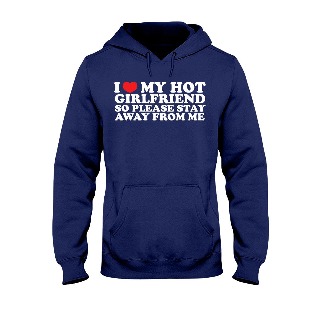 Ich liebe meine Freundin – Personalisiertes Partner-T-Shirt und Hoodie