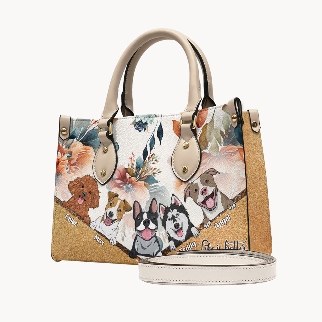 Das Leben ist schöner mit Hunden – personalisierte Lederhandtasche mit Hundemotiv
