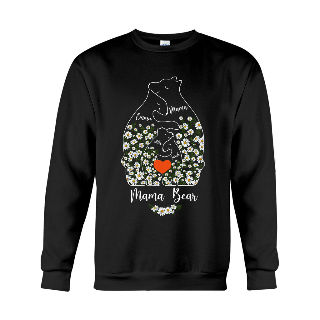Blumenmuster: Mama Bär und ihre Jungen umarmen sich – personalisiertes Mutter-T-Shirt und Hoodie