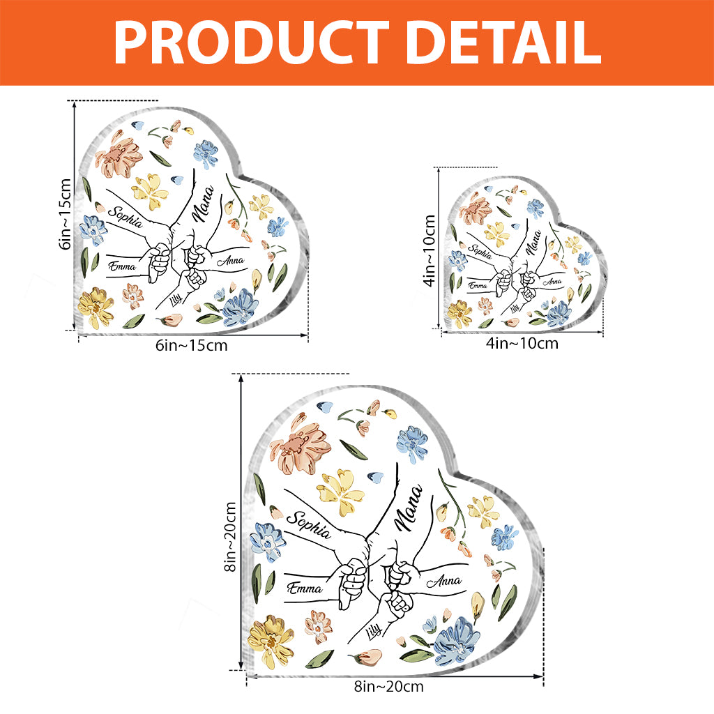 Mutter und Kinder halten Händchen, pastellfarbenes Blumenmuster – personalisierte Acrylplakette in individueller Form