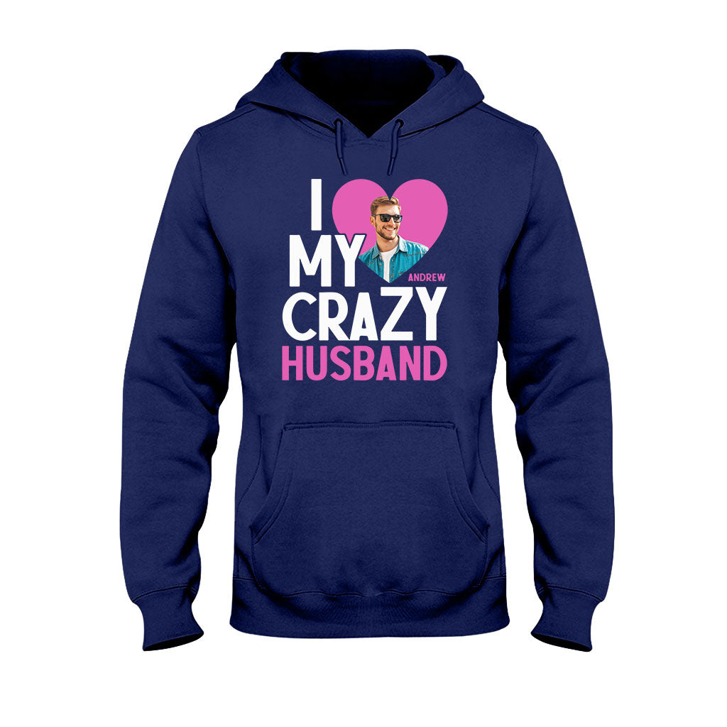 Ich liebe meine verrückte Frau – Personalisiertes T-Shirt und Hoodie für Ehepaare