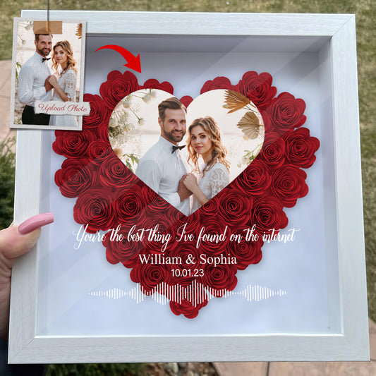 Individuelles Foto, Namen, Datum, Nachricht und Soundwave – personalisierte Blumen-Schattenbox für Paare
