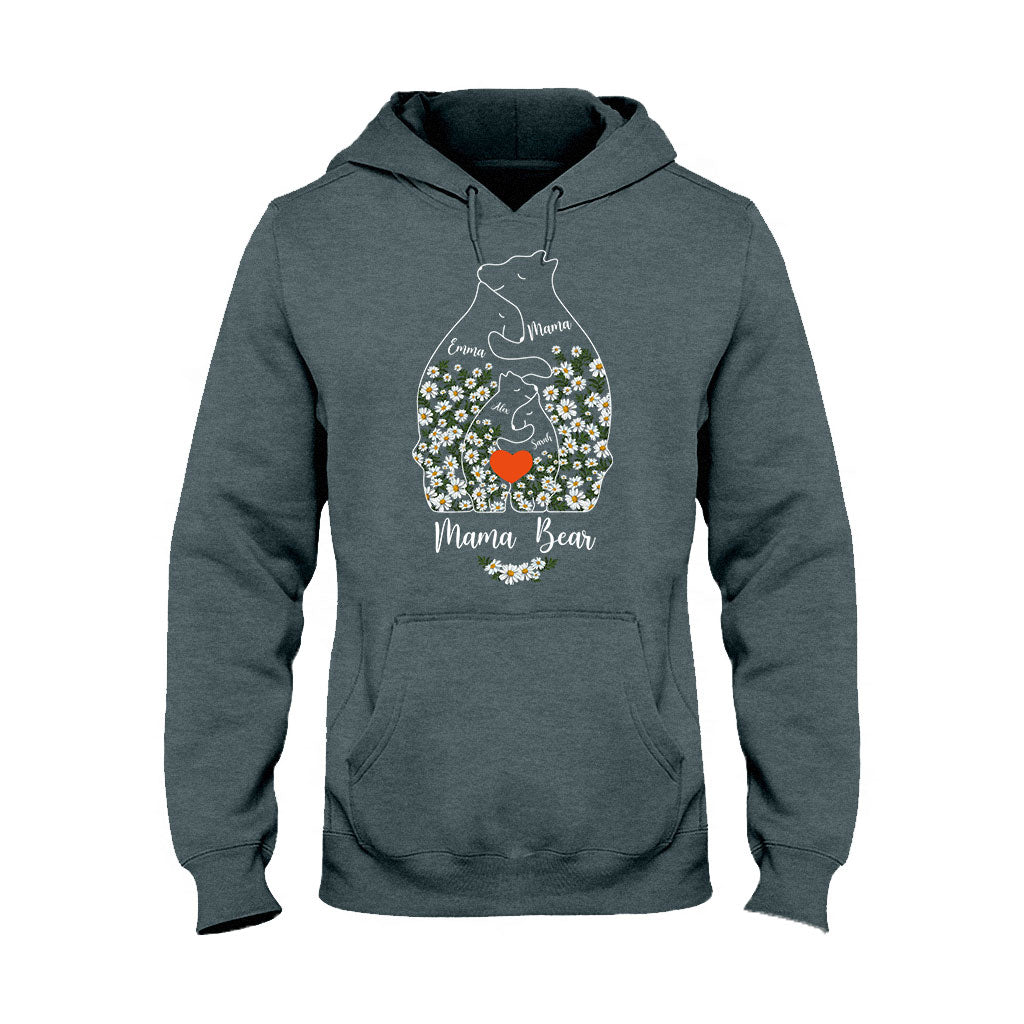 Blumenmuster: Mama Bär und ihre Jungen umarmen sich – personalisiertes Mutter-T-Shirt und Hoodie