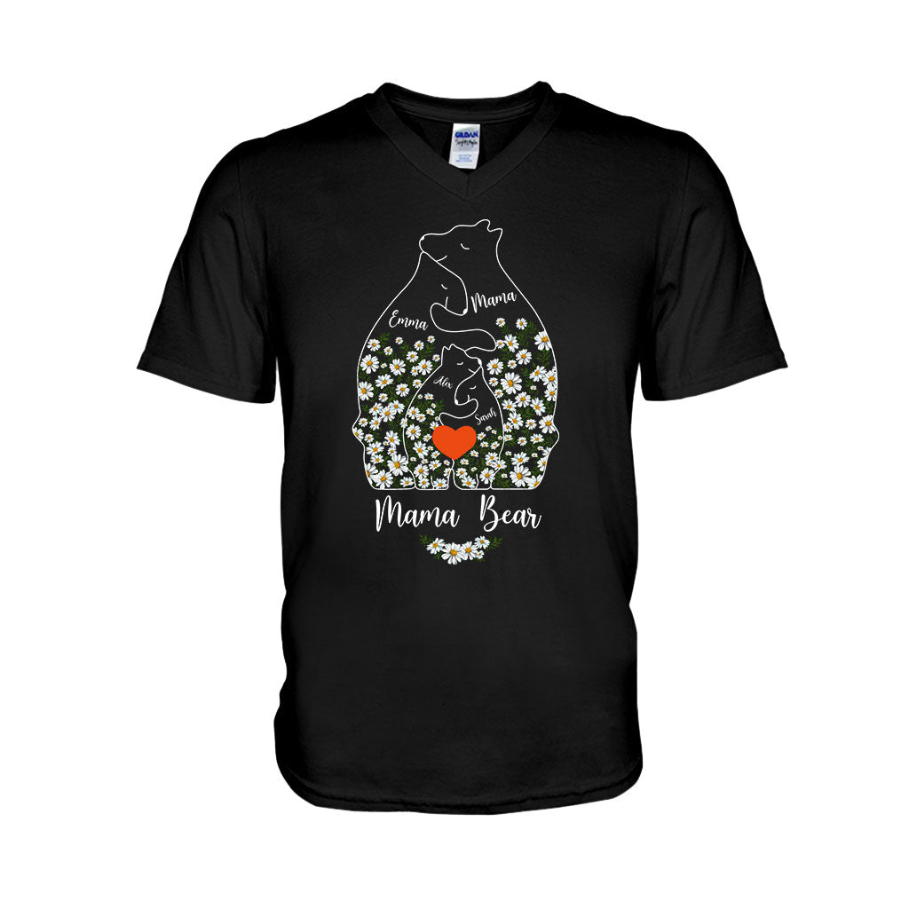 Blumenmuster: Mama Bär und ihre Jungen umarmen sich – personalisiertes Mutter-T-Shirt und Hoodie