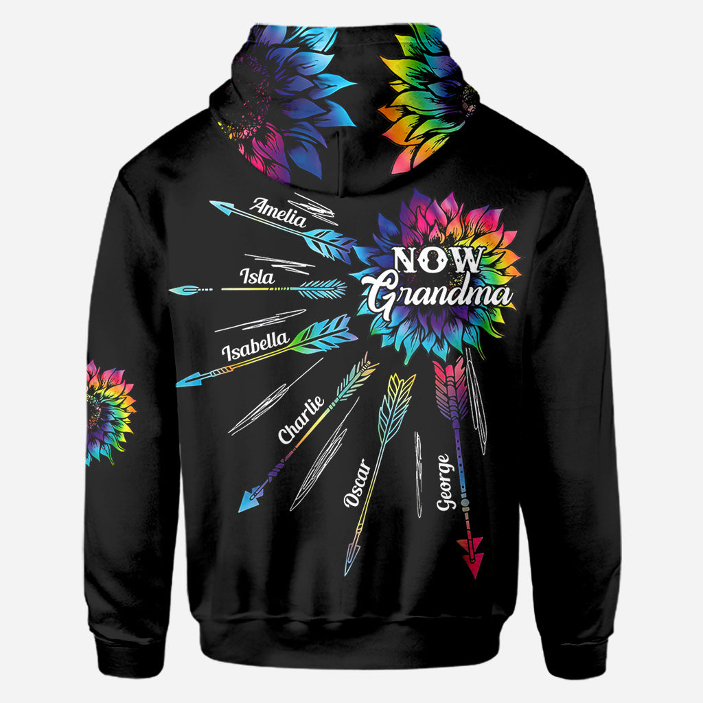 Erst Mutter, jetzt Oma – mit beliebigem Titel und Kindernamen – personalisiertes Mutter-Shirt