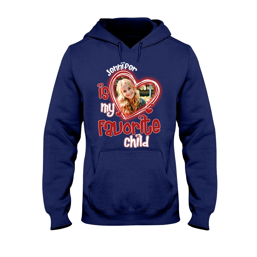 Mamas Lieblingskind – Personalisiertes Mutter-T-Shirt und Hoodie