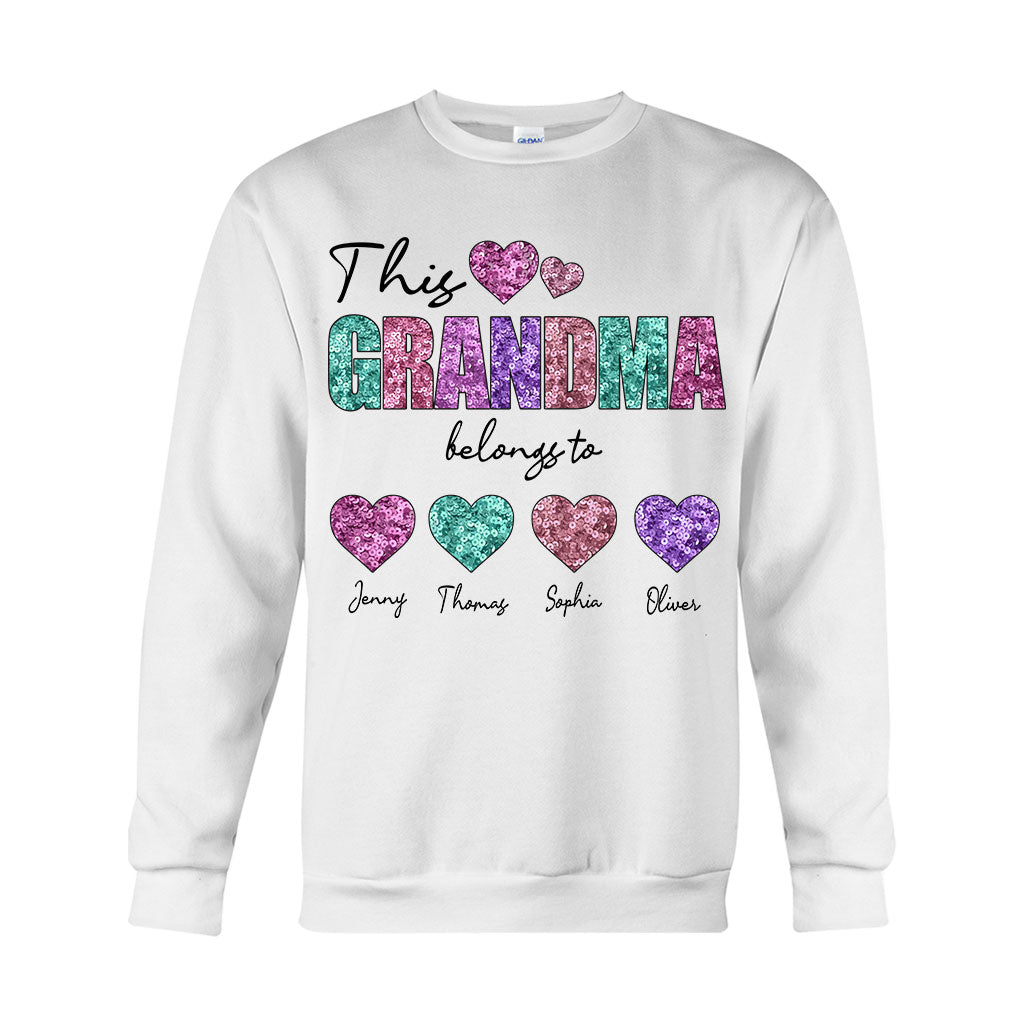 Dieses Mama-/Oma-Shirt gehört ins Herz – personalisiertes Mutter-T-Shirt und Hoodie